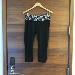 Cropped yoga pants